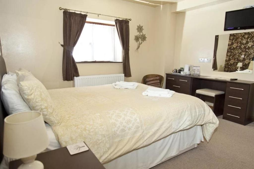 Hopley House Bed & Breakfast Middlewich Bagian luar foto