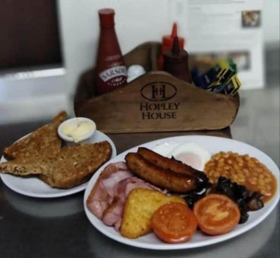 Hopley House Bed & Breakfast Middlewich Bagian luar foto
